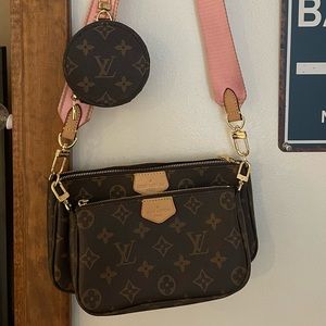 Purse with coin pouch